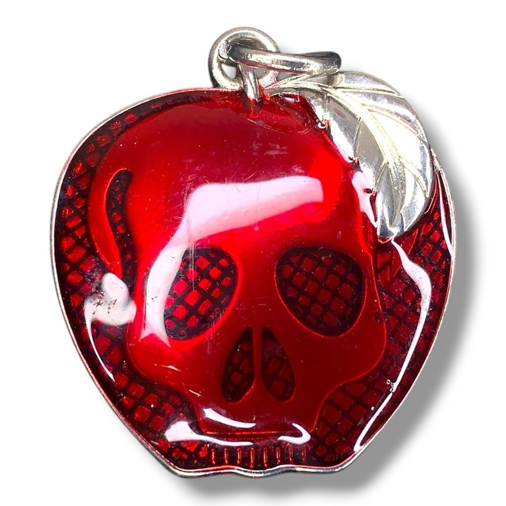 Disney Snow White Apple Skull Pendant Red Silver Collectible
Goth
